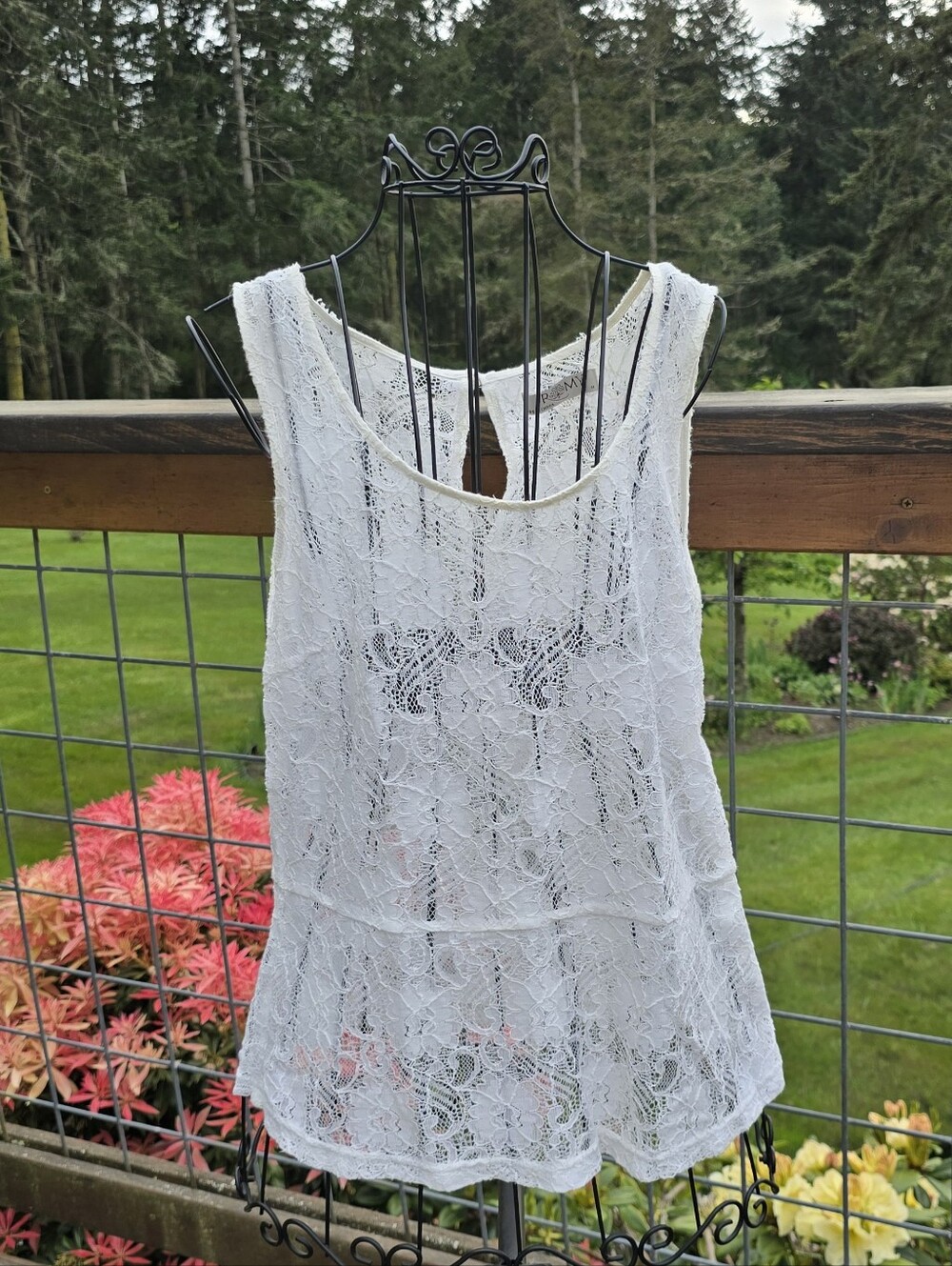 Romy Womens size Medium White Lace Tank with Side Zipper
